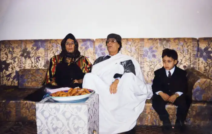 معمر القذافي مع بعض أفراد أسرته