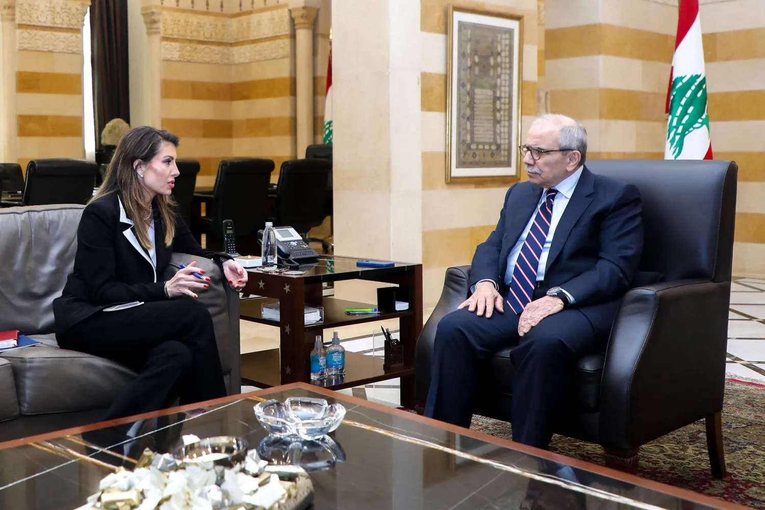 واشنطن تتقصّى قدرات الدولة على استبدال مؤسسات «الحزب »