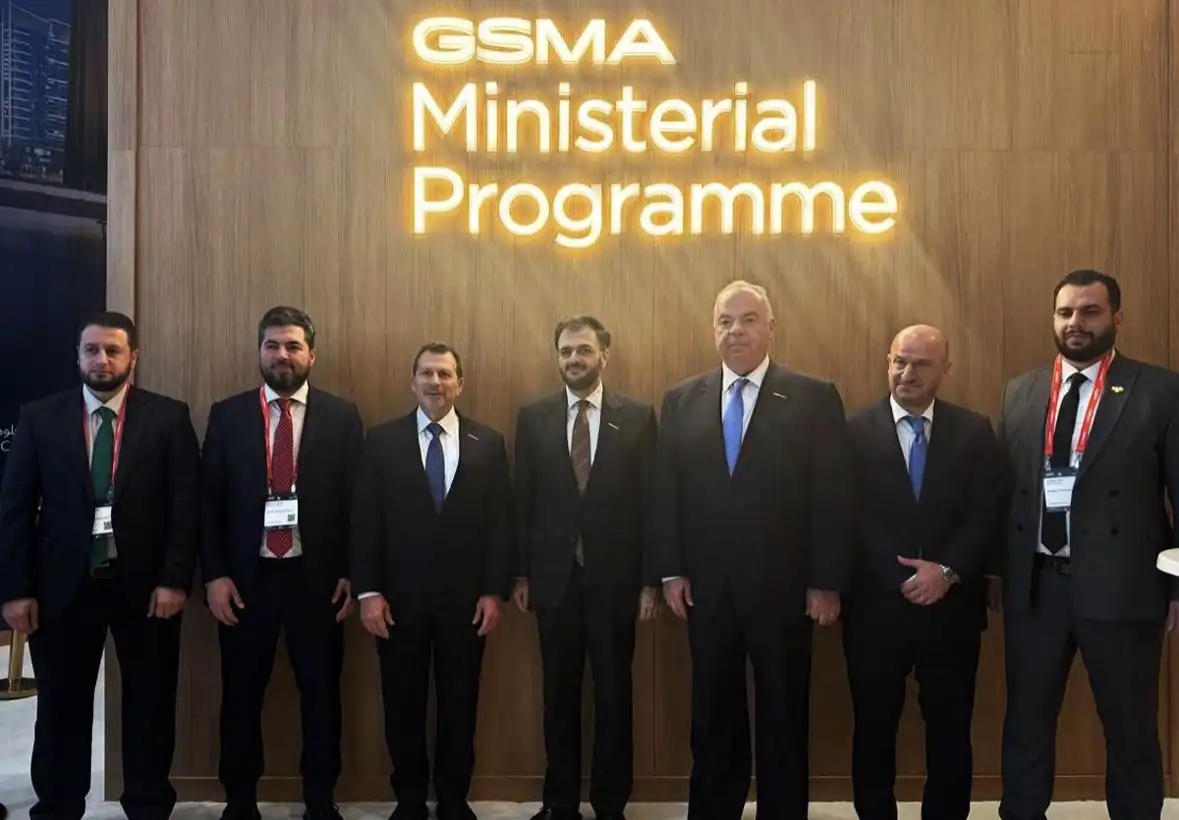 وزير الاتصالات اختتم زيارته الى قطر