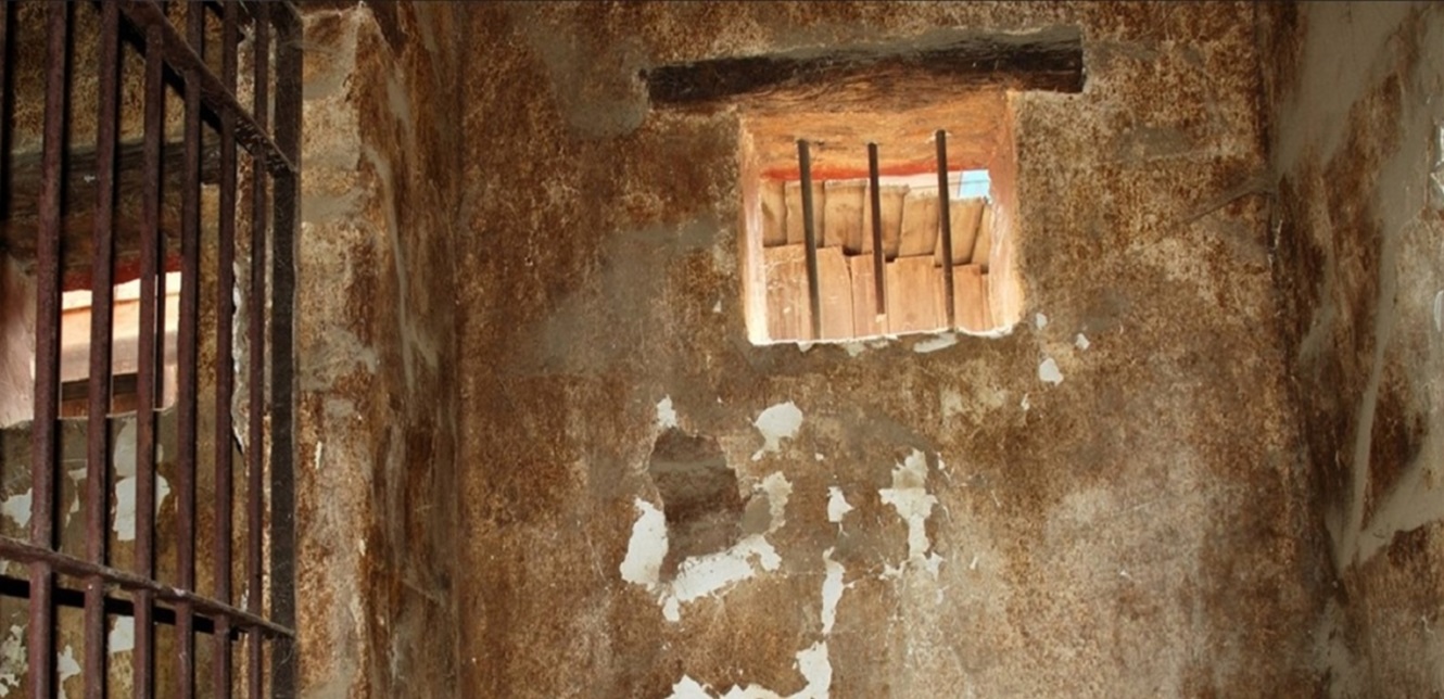 تقرير جديد عن “فظائع” سجون الأسد.. وحشية تطال النساء!