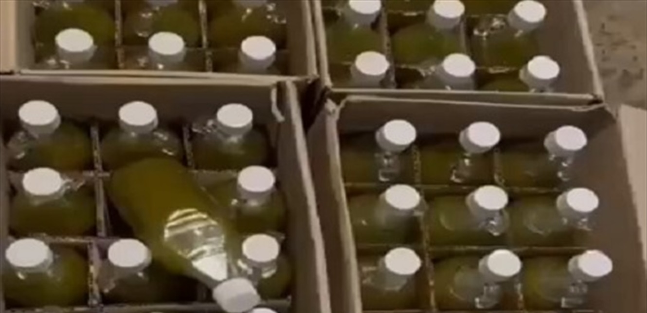 بالفيديو- ضبط زيت زيتون مهرّب