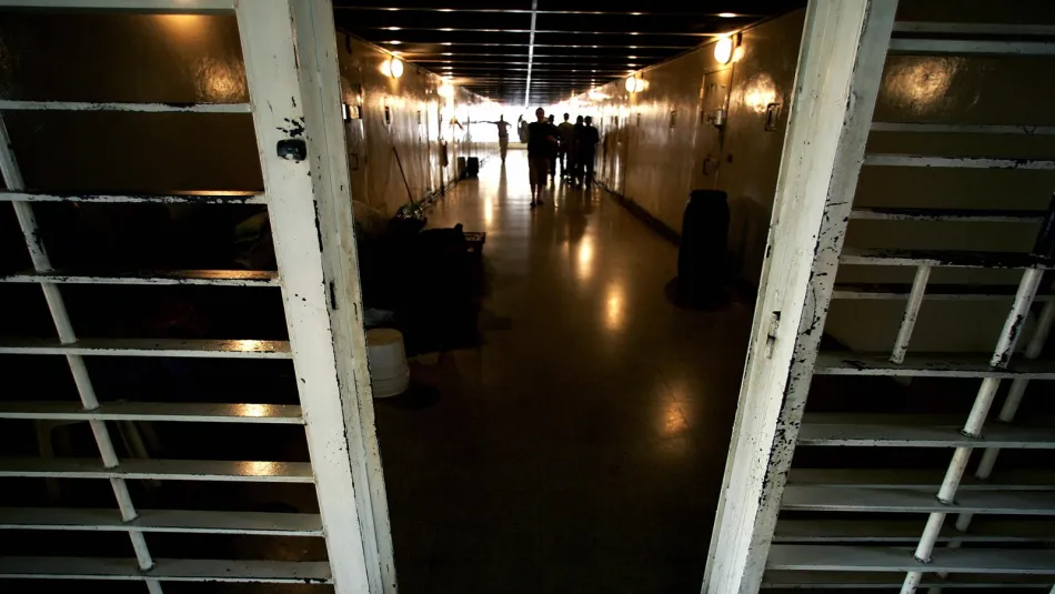 سجن 6 سجين سوري في رومية لنائب أميركي: حزب الله اعتقلنا