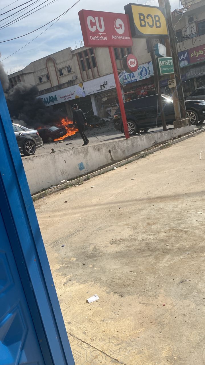 عاجل- بالفيديو- غارة تستهدف سيارة على طريق عام الشرقية