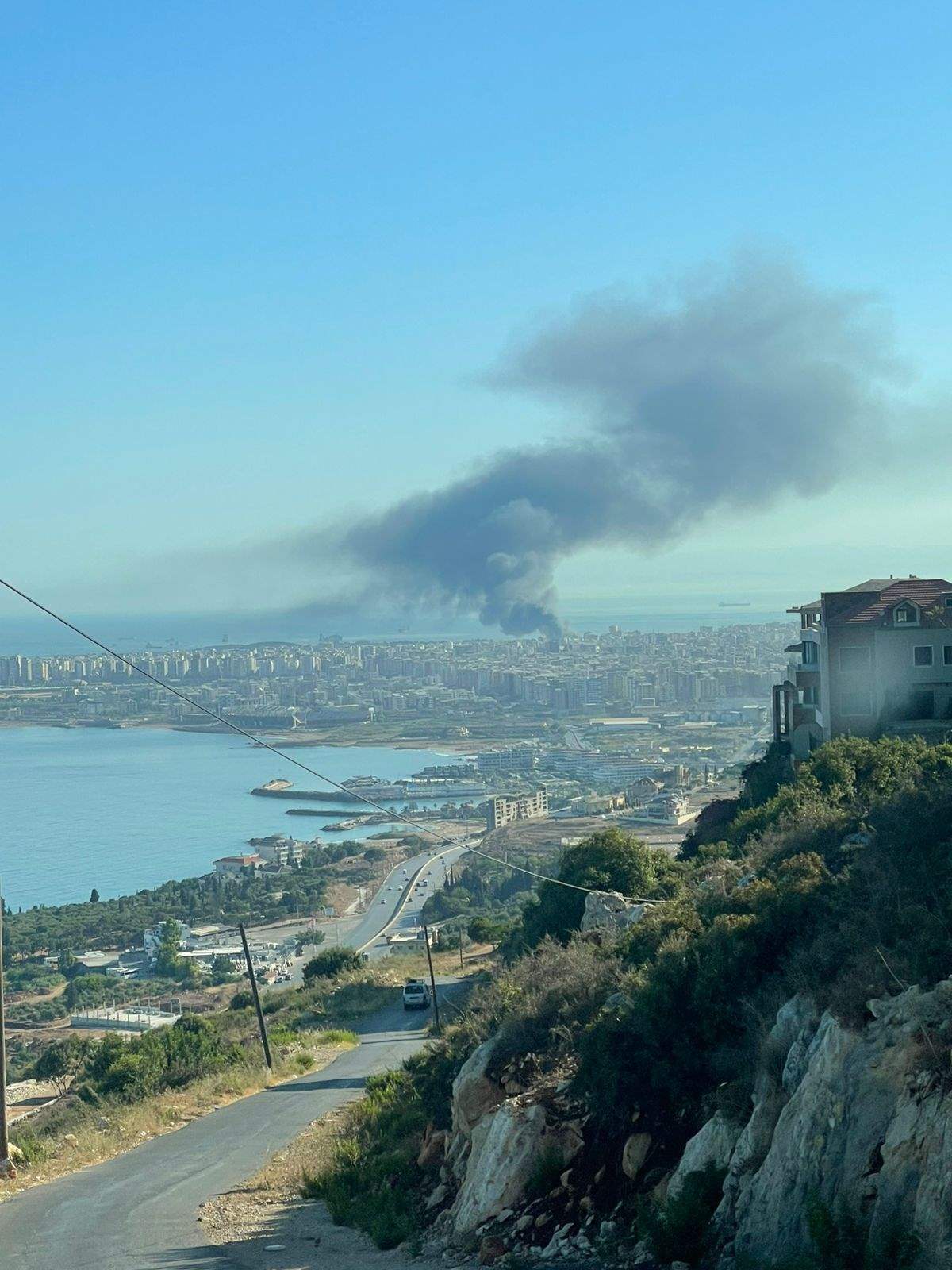 بالفيديو- سحب سوداء تغطّي سماء طرابلس نتيجة الحرائق المتواصلة