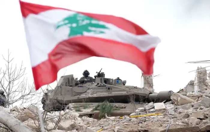 علم لبنان دبابة