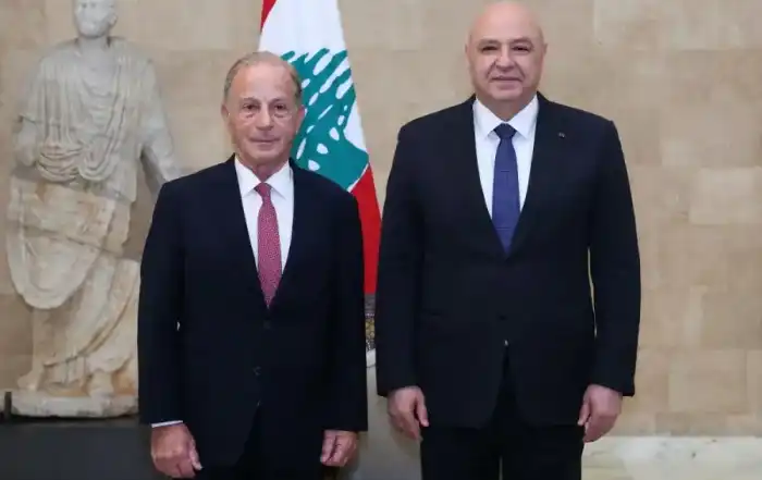 عون مستقبلاً عيىسى في قصر بعبدا