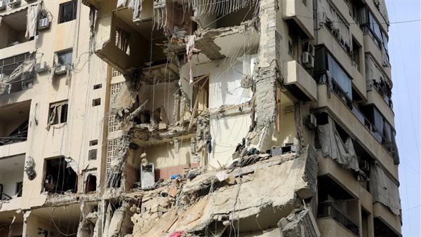 بالصورة- مبنى مهدد بالسقوط في الشياح