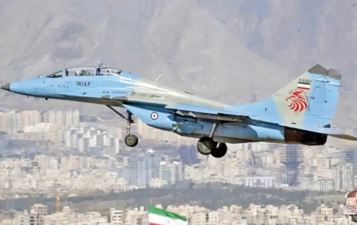 مقاتلة ايرانية1