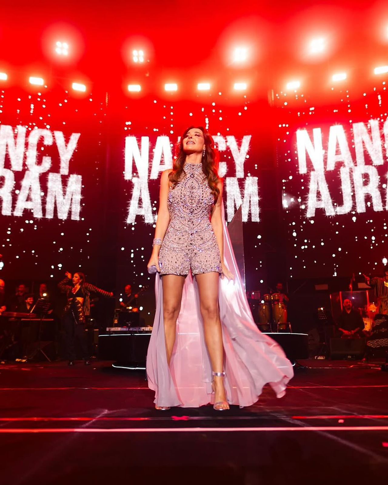 نانسي عجرم نانسي عجرم تكتب التاريخ في إندونيسيا: أول فنانة عربية تحيي حفلاً في الشرق الأقصى