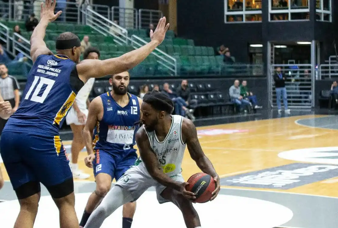 FB_IMG_1765217318565~2 مباراة باتجاه واحد… الحكمة يفرض هيمنته الكاملة في غزير