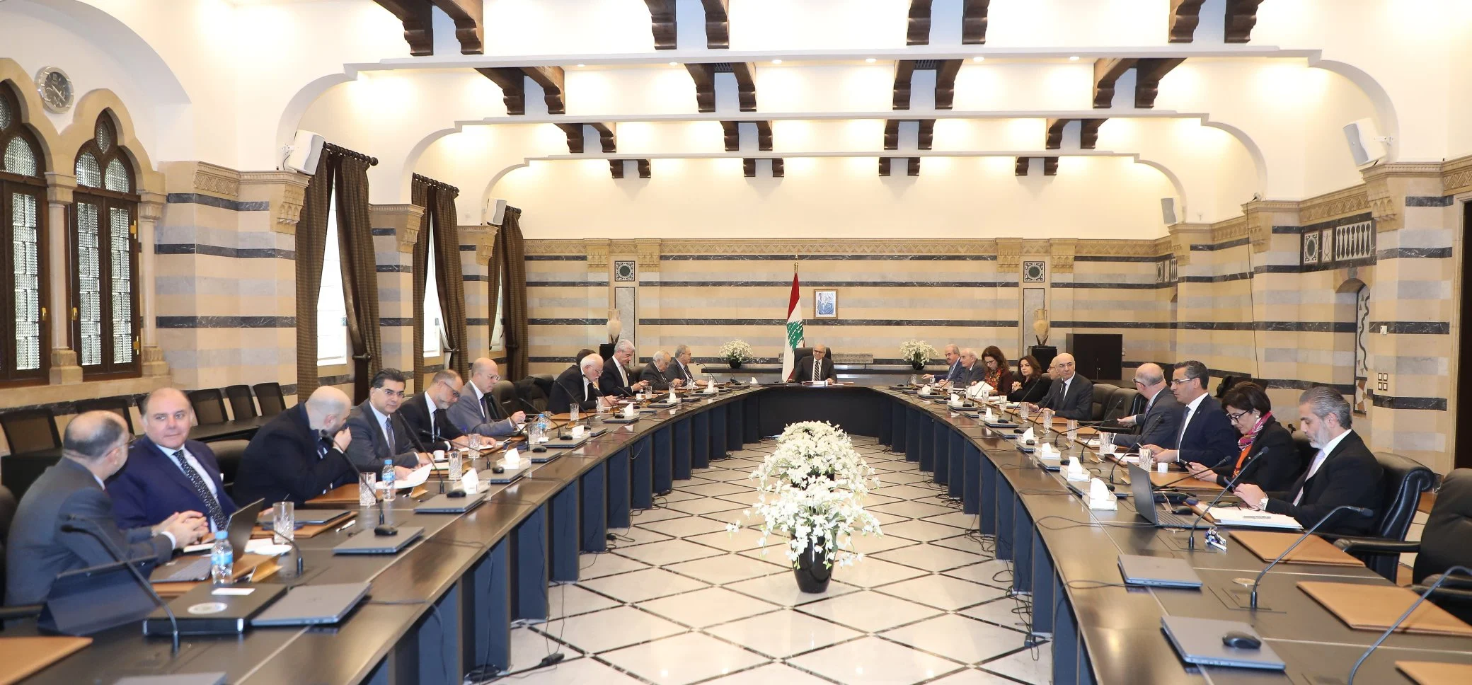 مجلس الوزراء فجوة