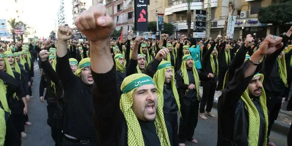 إلى أهلي الشيعة اللبنانيين إلى أهلي الشيعة اللبنانيين