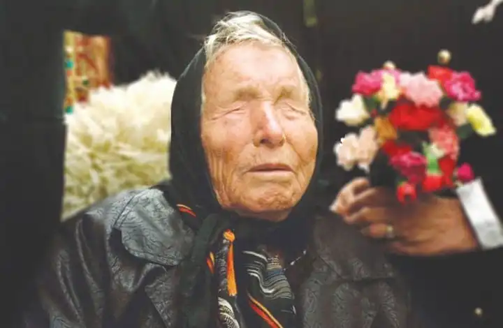 العرافة فانغا