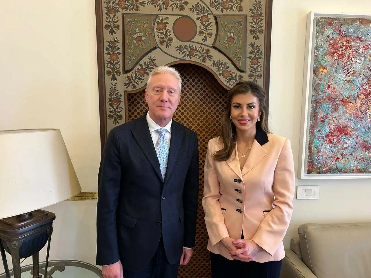 رجي وأورتاغوس أورتاغوس لرجّي: هل ستزور إيران؟