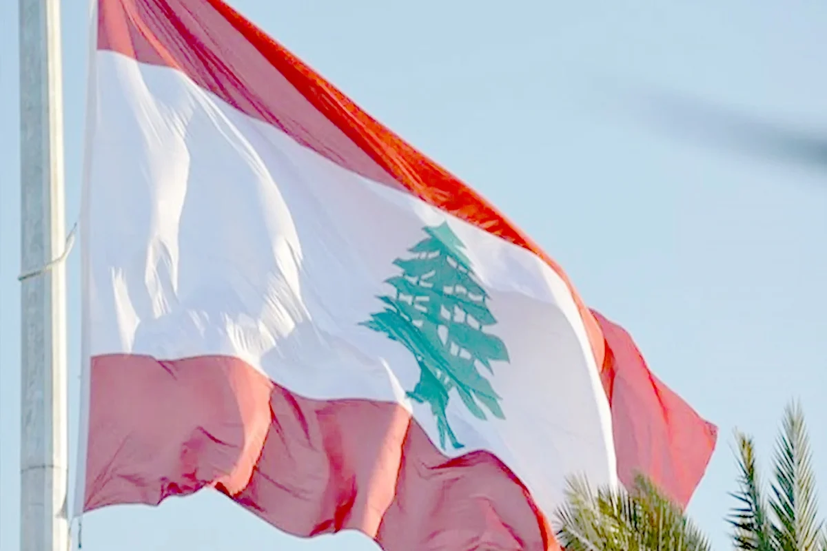 علم لبنان88