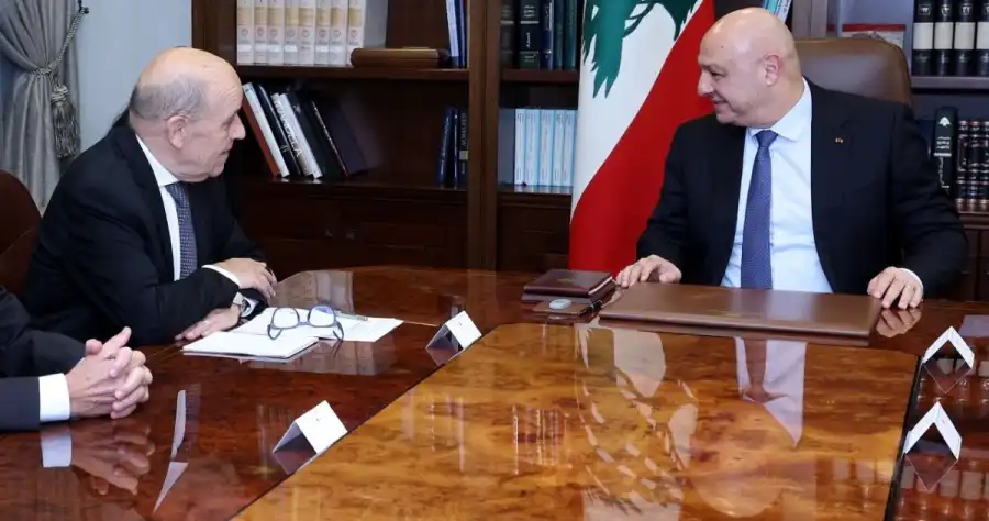 عون مستقبلاً لودريان في قصر بعبدا