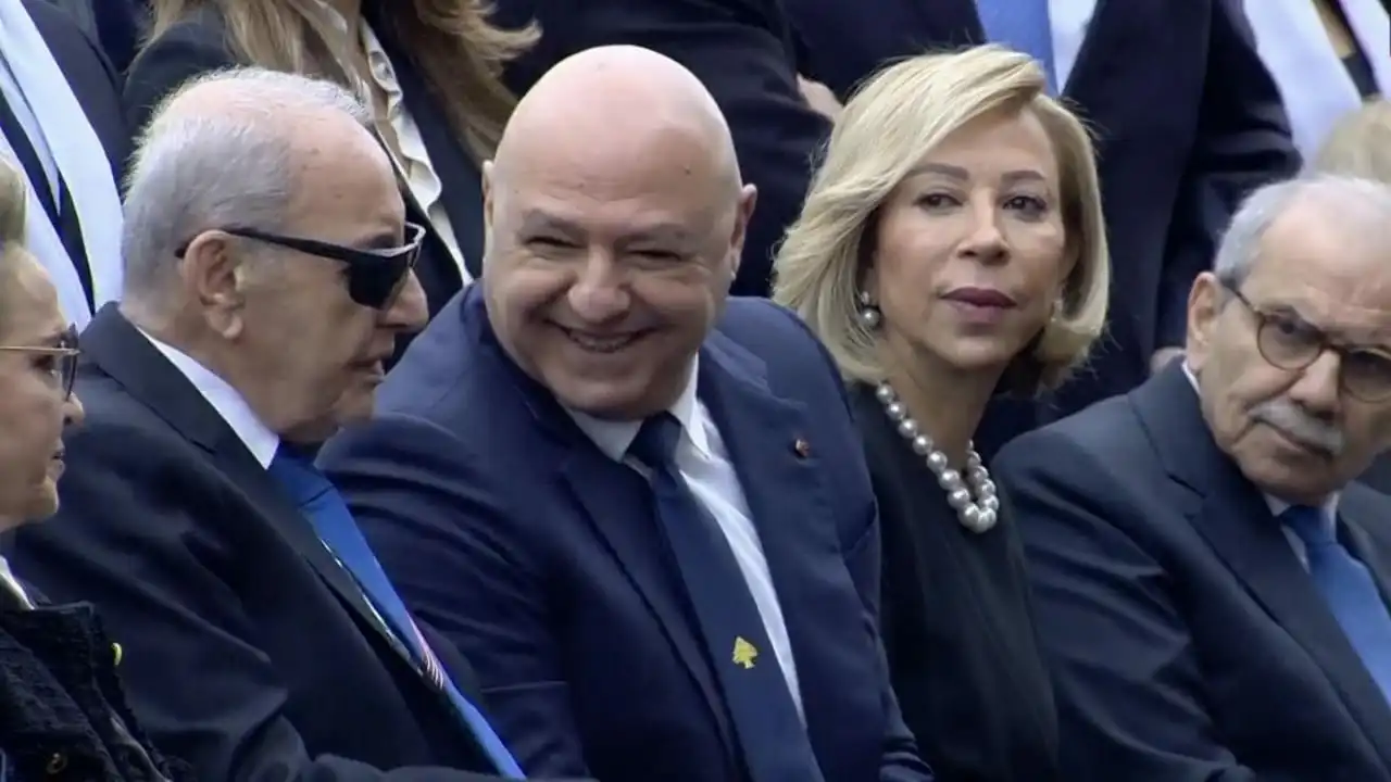 مشهد رئيس الجمهوريّة جوزاف عون ورئيس مجلس النوّاب نبيه بري الضاحك