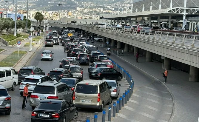 مطار بيروت 77
