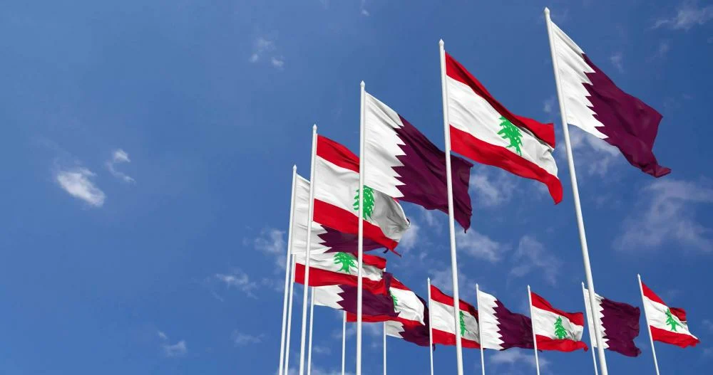 قطر لبنان علم