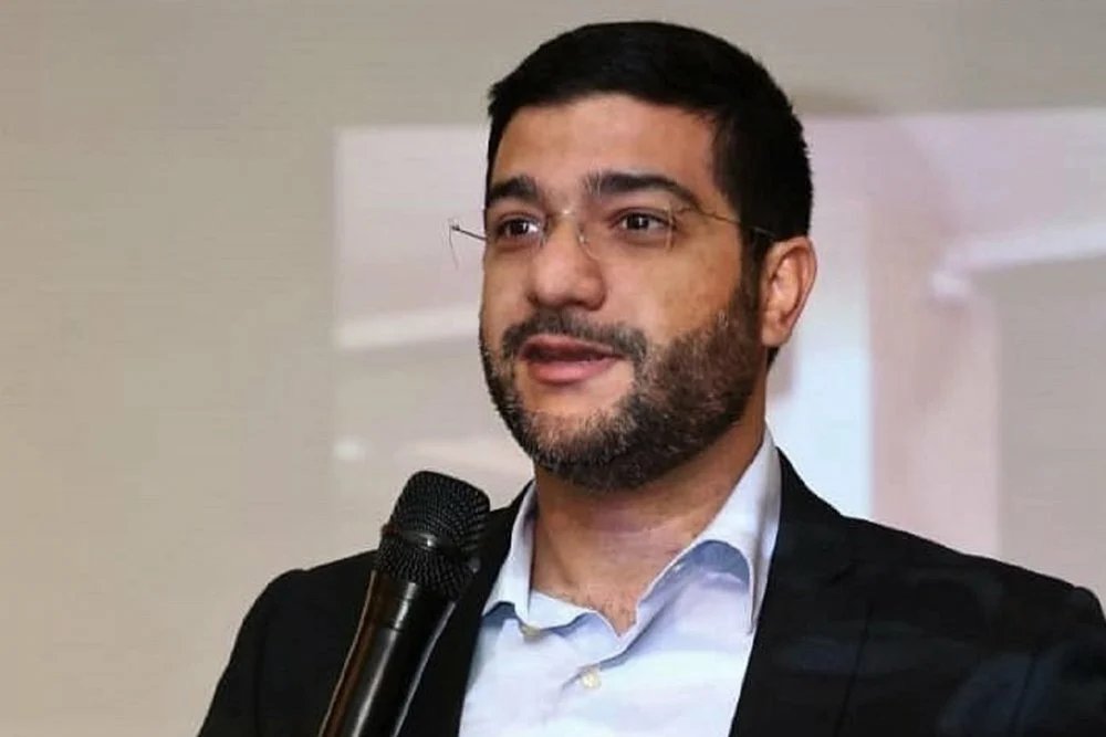 يحيى مولود وقضية فساد كبيرة: صفقات معامل الكهرباء تحت المجهر