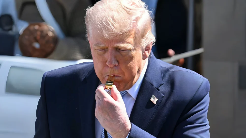 ترامب صفارة